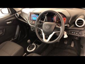 Toyota Vitz 1.0 XR manual - Image 10
