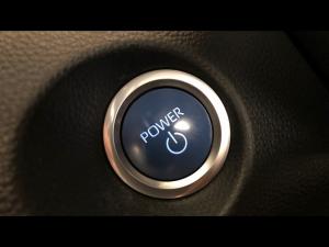 Toyota Corolla Cross 1.8 Hybrid XS - Image 16