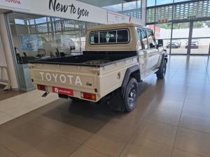Toyota Land Cruiser 79 2.8 GD-6D/C automatic - Image 2