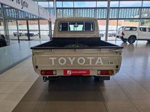 Toyota Land Cruiser 79 2.8 GD-6D/C automatic - Image 5