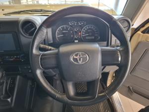 Toyota Land Cruiser 79 2.8 GD-6D/C automatic - Image 8
