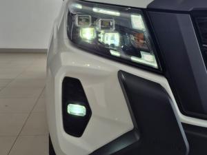 Nissan Navara 2.5DDTI Stealth automatic - Image 12