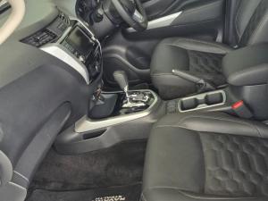 Nissan Navara 2.5DDTI Stealth automatic - Image 7