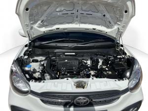 Toyota Vitz 1.0 XR manual - Image 9