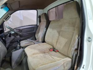 Hyundai H-100 Bakkie 2.6D deck - Image 8