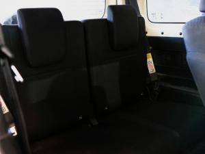 Suzuki Jimny 1.5 GLX AllGrip 3-door manual - Image 10