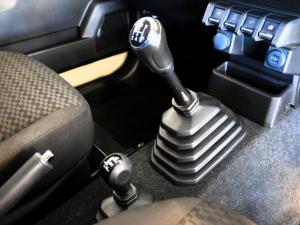 Suzuki Jimny 1.5 GLX AllGrip 3-door manual - Image 26