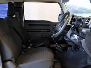 Suzuki Jimny 1.5 GLX AllGrip 3-door manual - Image 9