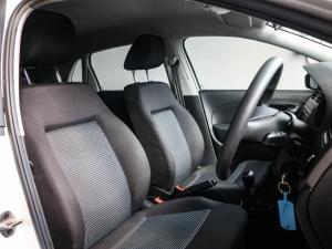 Volkswagen Polo Vivo hatch 1.4 Comfortline - Image 6