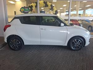 Suzuki Swift 1.2 GLX auto - Image 2