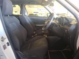 Suzuki Swift 1.2 GLX auto - Image 4