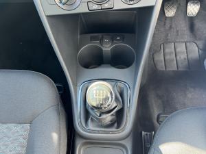 Volkswagen Polo Vivo hatch 1.4 Life - Image 20