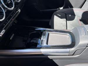 Mercedes-Benz GLA GLA200 Progressive - Image 21