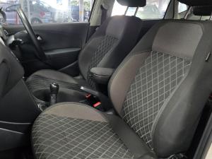 Volkswagen Polo Vivo hatch 1.6 Style - Image 8