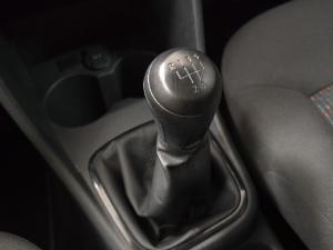 Volkswagen Polo Vivo hatch 1.4 Trendline - Image 11