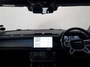 Land Rover Defender 110 D250 SE - Image 12