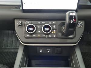 Land Rover Defender 110 D250 SE - Image 18