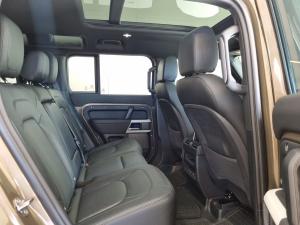Land Rover Defender 110 D250 SE - Image 20