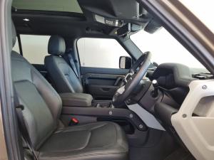 Land Rover Defender 110 D250 SE - Image 30