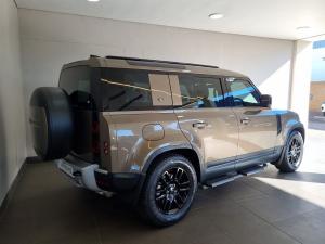 Land Rover Defender 110 D250 SE - Image 5