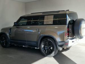 Land Rover Defender 110 D250 SE - Image 7