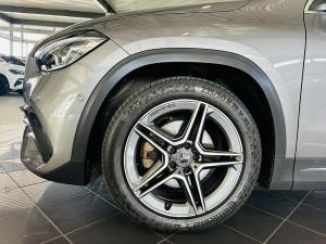 Mercedes-Benz GLA GLA200d Progressive - Image 13