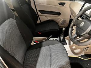 Renault Triber 1.0 Evolution - Image 10