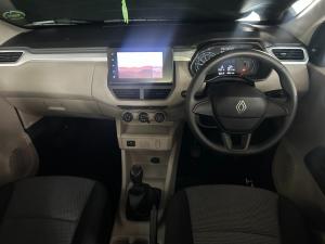 Renault Triber 1.0 Evolution - Image 10