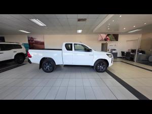 Toyota Hilux 2.4GD-6 Xtra cab Raider auto - Image 3