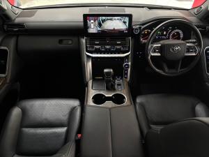 Toyota Land Cruiser 300 3.5T ZX - Image 6