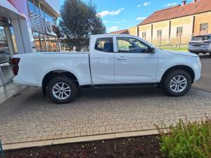 Isuzu D-Max 1.9TD Extended cab LS auto - Image 3