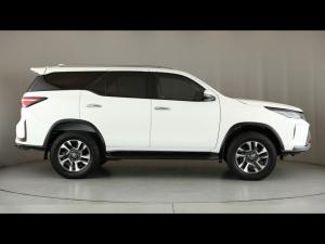 Toyota Fortuner 2.4GD-6 4x4 - Image 3