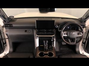 Toyota Land Cruiser 300 3.5T ZX - Image 6