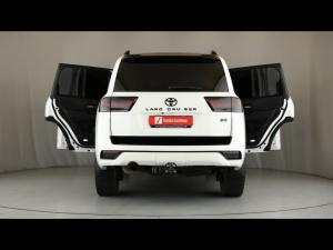 Toyota Land Cruiser 300 3.5T ZX - Image 24