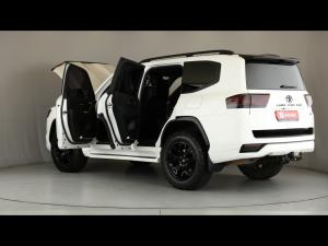 Toyota Land Cruiser 300 3.5T ZX - Image 25