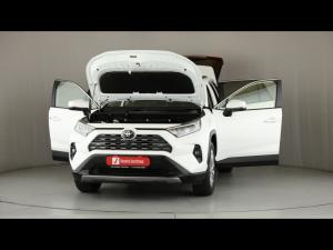 Toyota RAV4 2.0 VX - Image 28