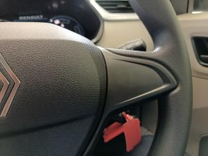 Renault Triber 1.0 Evolution - Image 10
