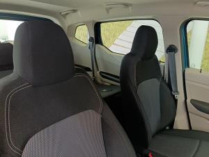 Renault Triber 1.0 Evolution - Image 14