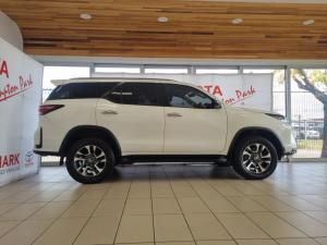 Toyota Fortuner 2.4GD-6 4x4 - Image 3
