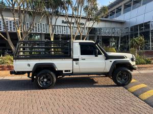 Toyota Land Cruiser 79 4.5D-4D LX V8 single cab - Image 3