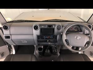 Toyota Land Cruiser 79 4.5D-4D V8 double cab LX - Image 6