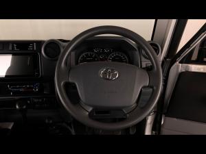 Toyota Land Cruiser 79 4.5D-4D V8 double cab LX - Image 8