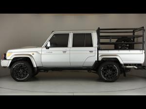 Toyota Land Cruiser 79 4.5D-4D V8 double cab LX - Image 22