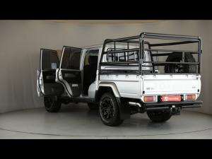 Toyota Land Cruiser 79 4.5D-4D V8 double cab LX - Image 25