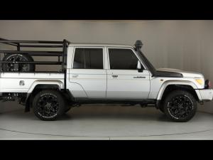 Toyota Land Cruiser 79 4.5D-4D V8 double cab LX - Image 3