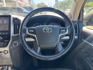 Toyota Land Cruiser 200 4.5D-4D V8 VX - Image 8