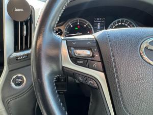 Toyota Land Cruiser 200 4.5D-4D V8 VX - Image 9