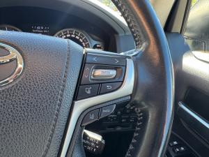 Toyota Land Cruiser 200 4.5D-4D V8 VX - Image 10
