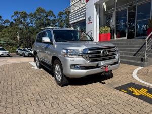 Toyota Land Cruiser 200 4.5D-4D V8 VX - Image 1