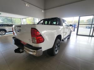 Toyota Hilux 2.4 GD-6 RB Raider automaticE/CAB - Image 11
